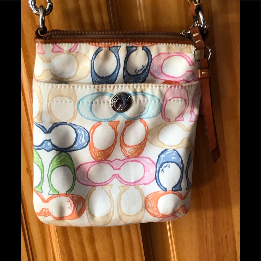 Coach Signature Swing Pack Crossbody